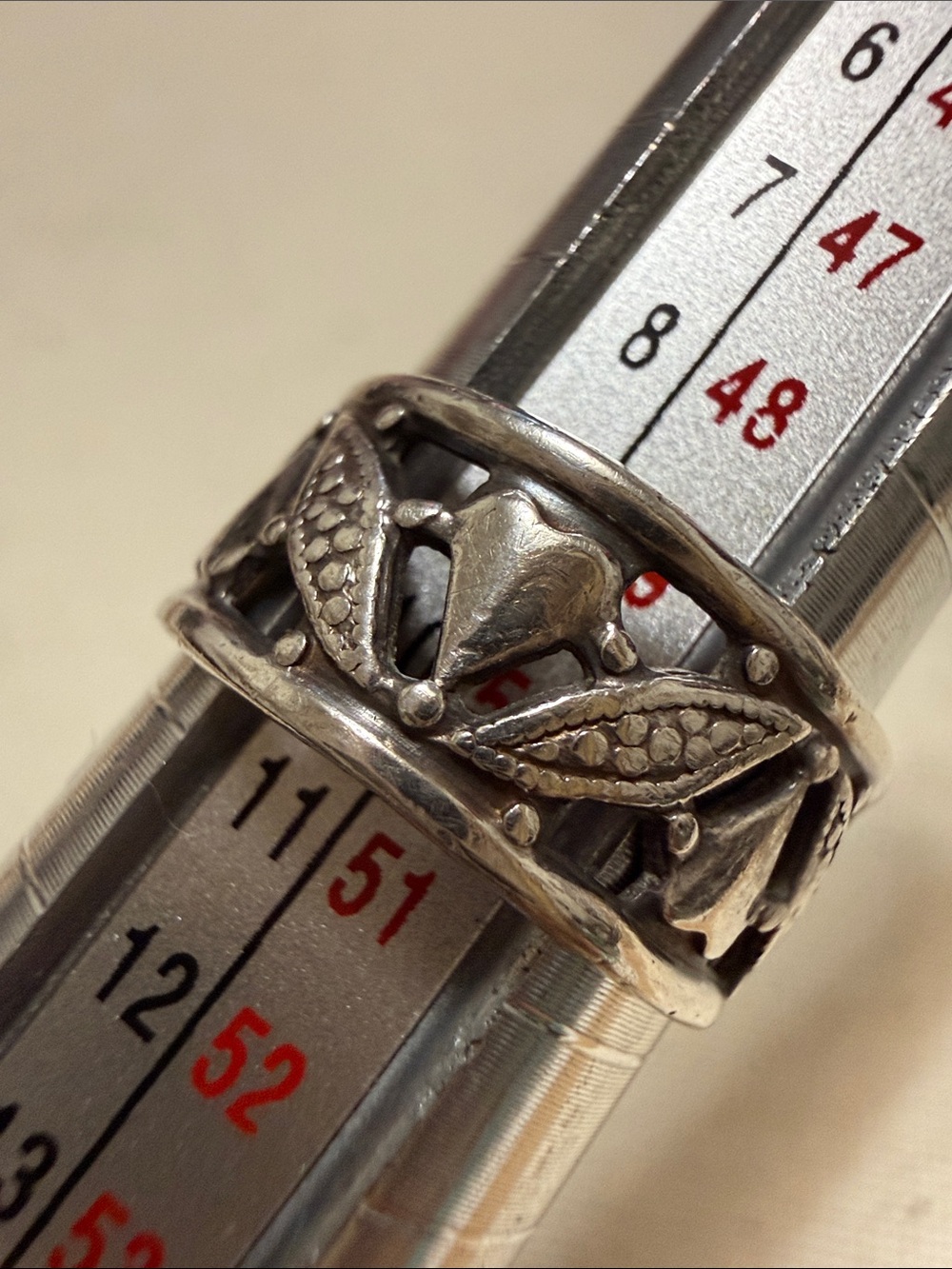 Sterling SilverHeart Shapes Band Ring size 5.25